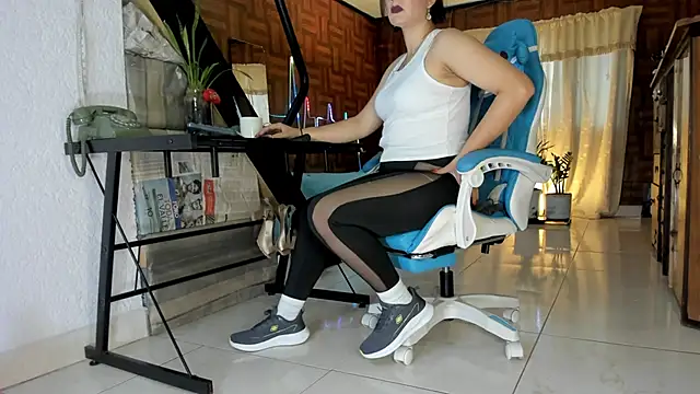 Snapshot of Cristina_Vanegas631 chatting on June 2026 08:00:02 PM Cristina Vanegas631 online show from June 2026 08:00:02 PM