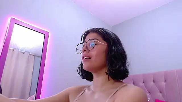 LoaLuxury online show from March 2025 12:26:02 AM