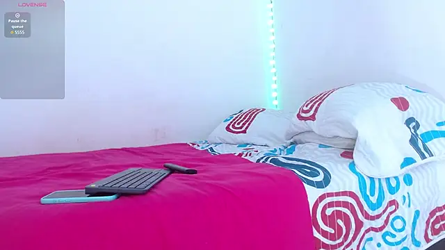 Emelyross  online show from February 2026 06:08:01 PM