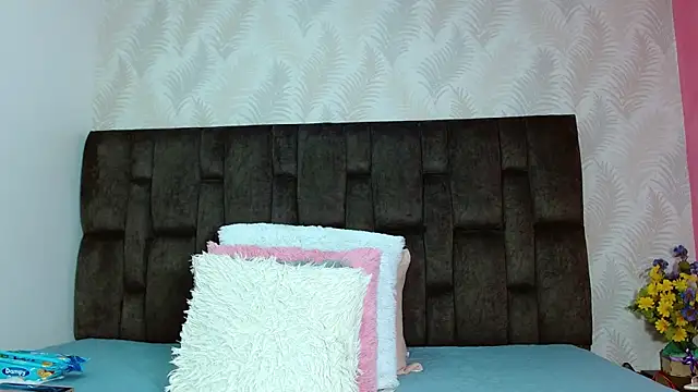 Snapshot of JuanitaDelMar chatting on September 2025 10:04:02 PM JuanitaDelMar online show from September 2025 10:04:02 PM