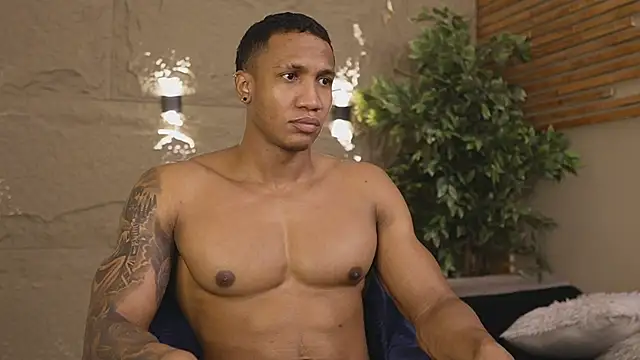 Logan Varela online show from December 2025 12:45:01 PM