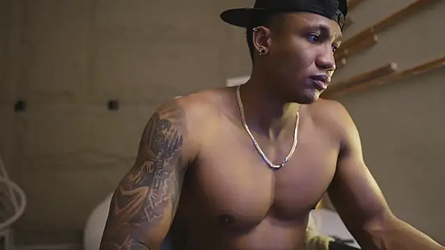 Snapshot of Logan_Varela chatting on February 2026 01:55:01 PM Logan Varela online show from February 2026 01:55:01 PM