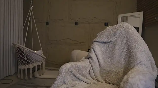 Snapshot of Logan_Varela chatting on February 2026 01:12:02 PM Logan Varela online show from February 2026 01:12:02 PM