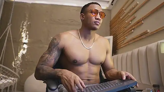 Logan Varela online show from April 2026 03:52:01 PM