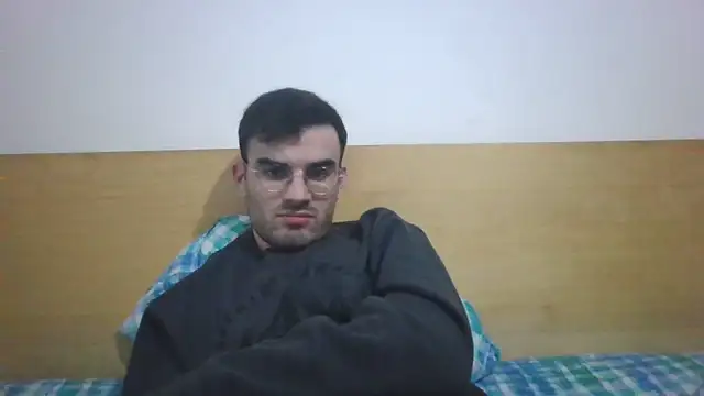 erikamavrik online show from December 2025 10:27:02 PM