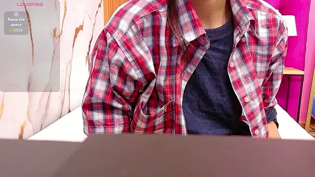 Snapshot of yourcuteneighbourr chatting on June 2026 03:05:01 AM yourcuteneighbourr online show from June 2026 03:05:01 AM