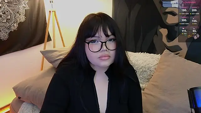 Snapshot of LeyaKan chatting on February 2025 08:09:02 PM LeyaKan online show from February 2025 08:09:02 PM