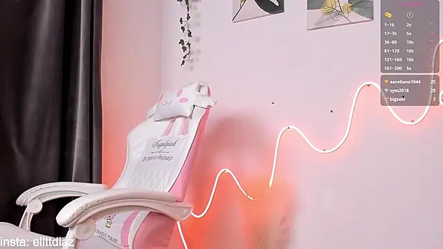 Snapshot of elliediaz chatting on January 2025 05:33:02 PM elliediaz online show from January 2025 05:33:02 PM