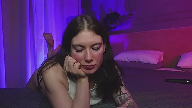 Liv Fay online show from November 2025 03:22:02 PM