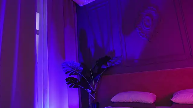 Liv Fay online show from November 2025 01:32:02 PM