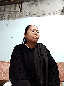 Queen 18200 online show from December 2025 10:05:01 PM