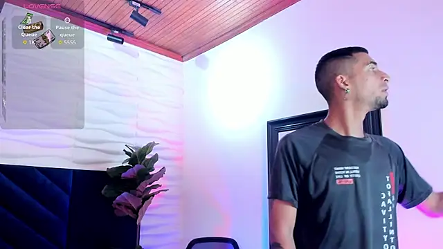 DrakeNeumann online show from December 2025 03:33:01 AM