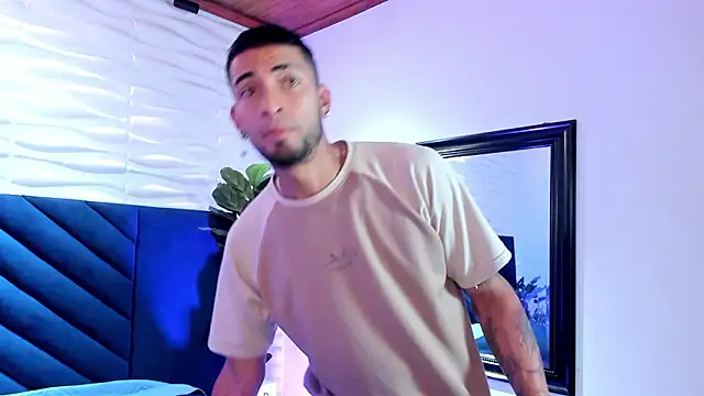 Snapshot of DrakeNeumann chatting on February 2026 03:51:02 AM DrakeNeumann online show from February 2026 03:51:02 AM