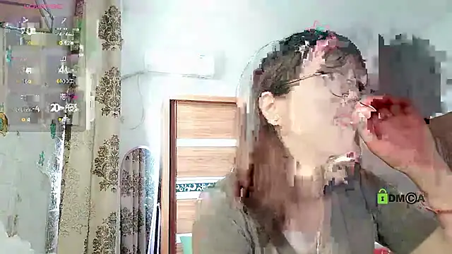 Snapshot of Lili_666 chatting on October 2025 02:12:02 AM Lili 666 online show from October 2025 02:12:02 AM
