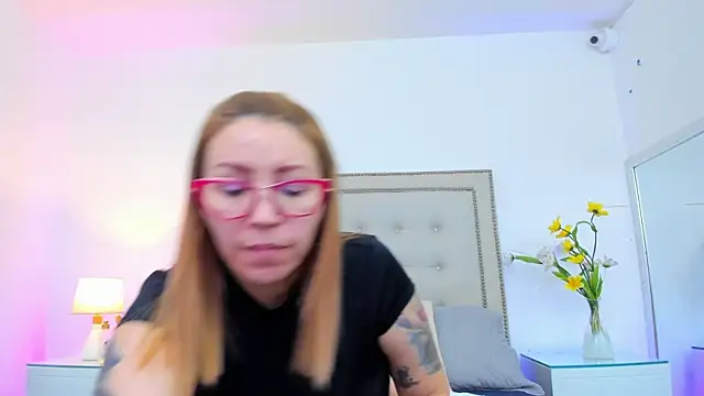 IsisDuzan online show from March 2025 07:53:01 PM