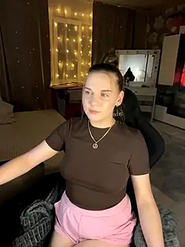 Lexi noah online show from November 2025 09:27:01 PM