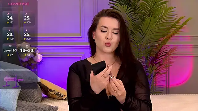 TrishaWinslet online show from February 2025 09:14:02 AM