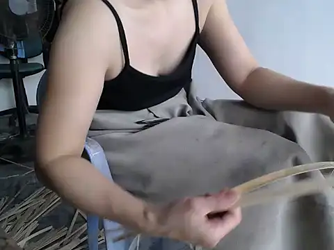 nolame18xxx online show from September 2025 02:22:02 AM