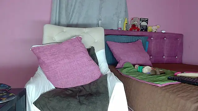 Snapshot of KeillyDiaz chatting on January 2025 01:19:02 PM KeillyDiaz online show from January 2025 01:19:02 PM