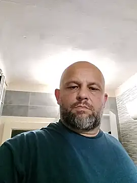 Snapshot of AlexandruCsaba chatting on June 2026 09:04:01 PM AlexandruCsaba online show from June 2026 09:04:01 PM