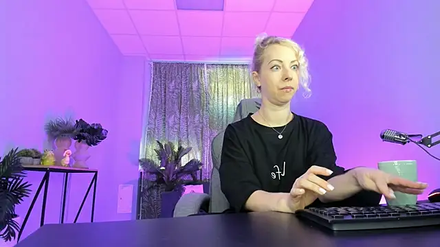 LylithSkye online show from September 2025 10:59:02 AM