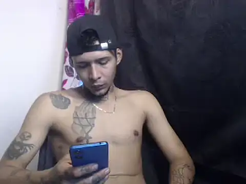 Snapshot of RickyGrey77 chatting on December 2024 04:42:01 PM RickyGrey77 online show from December 2024 04:42:01 PM