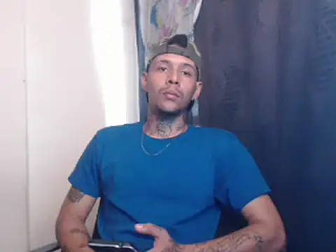 Snapshot of RickyGrey77 chatting on December 2024 06:14:01 PM RickyGrey77 online show from December 2024 06:14:01 PM