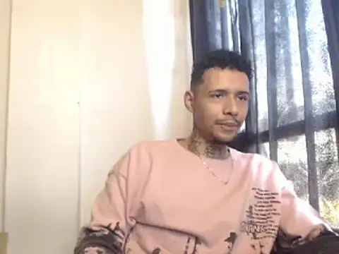 Snapshot of RickyGrey77 chatting on December 2024 07:46:02 PM RickyGrey77 online show from December 2024 07:46:02 PM