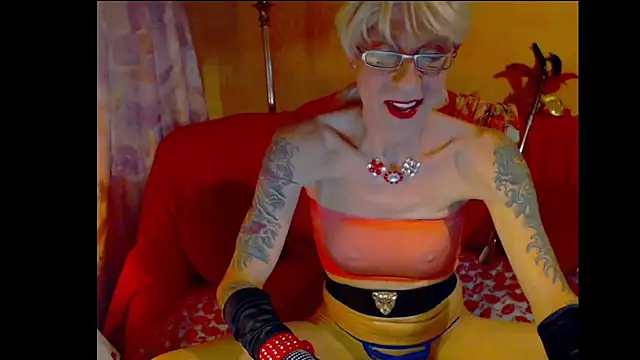 cuxladyboy online show from December 2024 01:00:02 AM