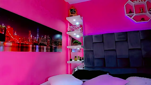 Saamanthaa11 online show from April 2026 05:19:01 AM