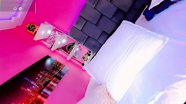 Saamanthaa11 online show from April 2026 05:24:01 AM