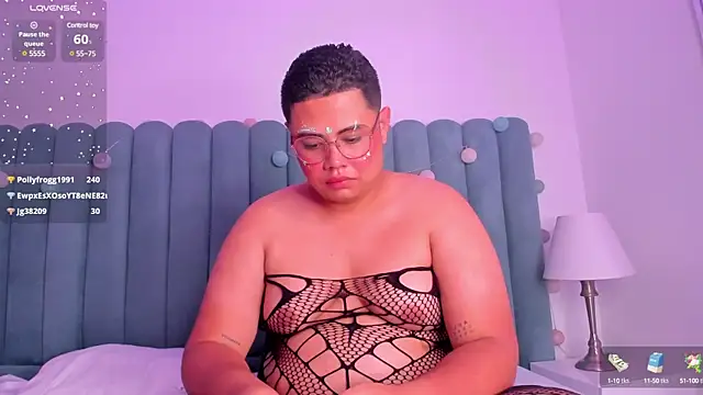 Snapshot of Tom_Silver__ chatting on December 2024 11:04:01 PM Tom Silver online show from December 2024 11:04:01 PM