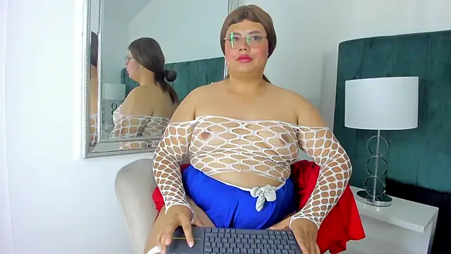 Snapshot of Tom_Silver__ chatting on December 2024 12:18:01 AM Tom Silver online show from December 2024 12:18:01 AM