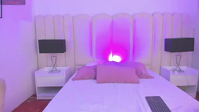 Snapshot of Tom_Silver__ chatting on February 2025 06:15:02 PM Tom Silver online show from February 2025 06:15:02 PM