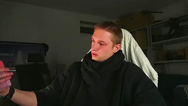 dustyn fox online show from April 2026 05:05:02 PM