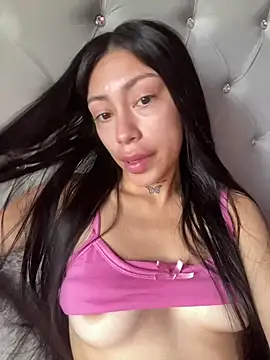 Snapshot of Effy_Bonny chatting on February 2025 05:50:01 PM Effy Bonny online show from February 2025 05:50:01 PM