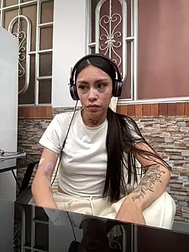 Snapshot of Effy_Bonny chatting on September 2025 04:09:05 PM Effy Bonny online show from September 2025 04:09:05 PM