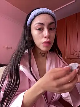 Snapshot of Effy_Bonny chatting on October 2025 06:19:02 PM Effy Bonny online show from October 2025 06:19:02 PM