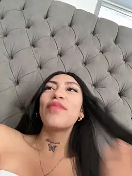 Effy Bonny online show from December 2025 02:00:01 PM