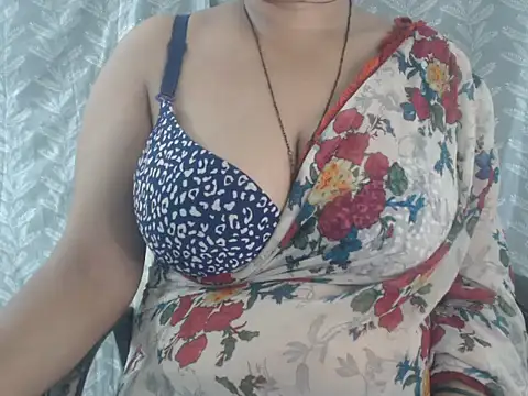 Snapshot of cute-priy chatting on June 2026 10:15:01 AM cute-priy online show from June 2026 10:15:01 AM