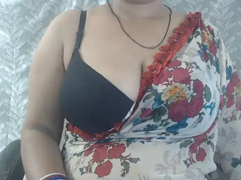 Snapshot of cute-priy chatting on July 2026 04:29:01 AM cute-priy online show from July 2026 04:29:01 AM