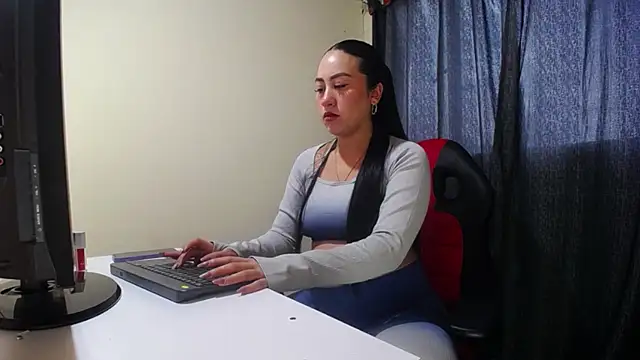 Snapshot of mistress_aryya chatting on December 2024 03:59:02 PM mistress aryya online show from December 2024 03:59:02 PM