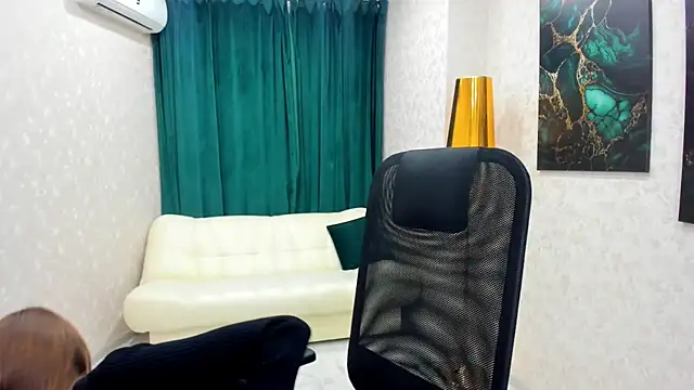 MileyWings online show from January 2025 02:21:01 PM