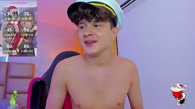 Snapshot of Nathan_Bluee chatting on December 2024 07:14:01 PM Nathan Bluee online show from December 2024 07:14:01 PM