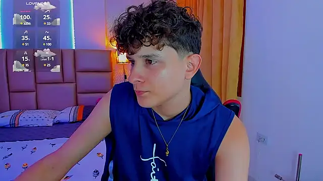 Snapshot of Nathan_Bluee chatting on February 2025 05:18:02 PM Nathan Bluee online show from February 2025 05:18:02 PM