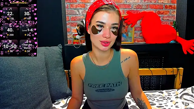 UrJoyy online show from December 2025 02:31:01 AM