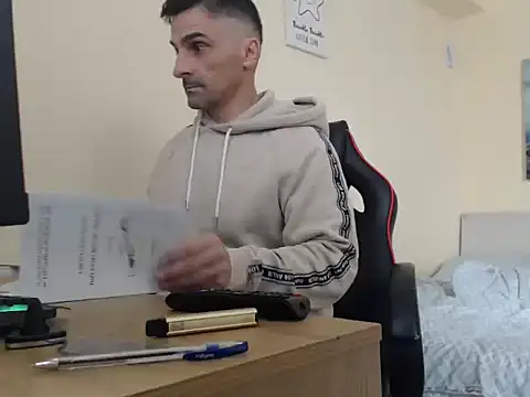 Snapshot of amydamarw chatting on February 2026 10:49:01 AM amydamarw online show from February 2026 10:49:01 AM