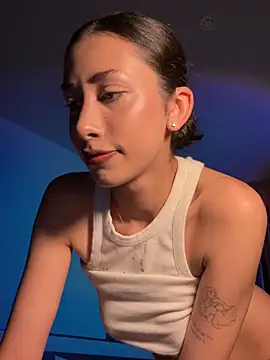 Sophiehii online show from March 2026 02:00:01 PM