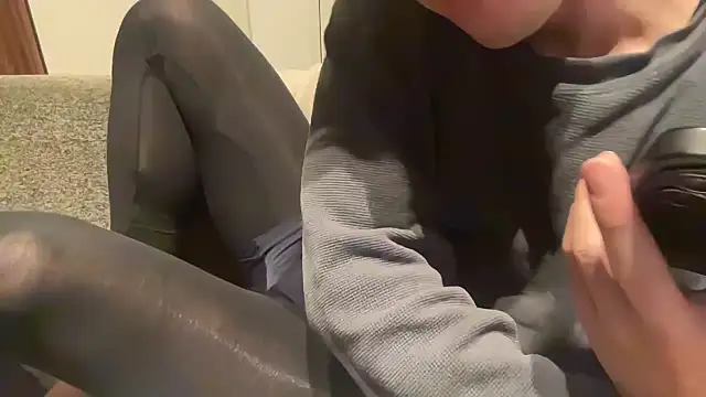 atom0407 online show from January 2025 06:06:02 PM