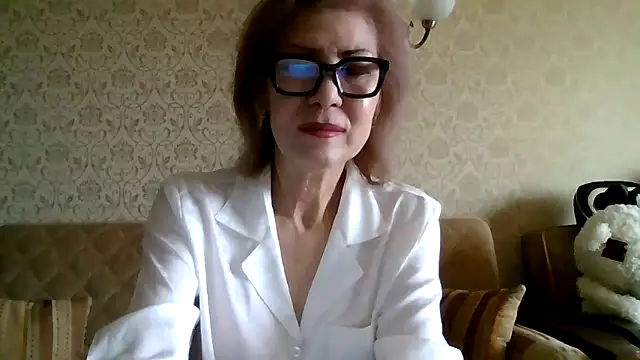 Snapshot of Elegant00Lady chatting on May 2026 04:07:01 AM Elegant00Lady online show from May 2026 04:07:01 AM